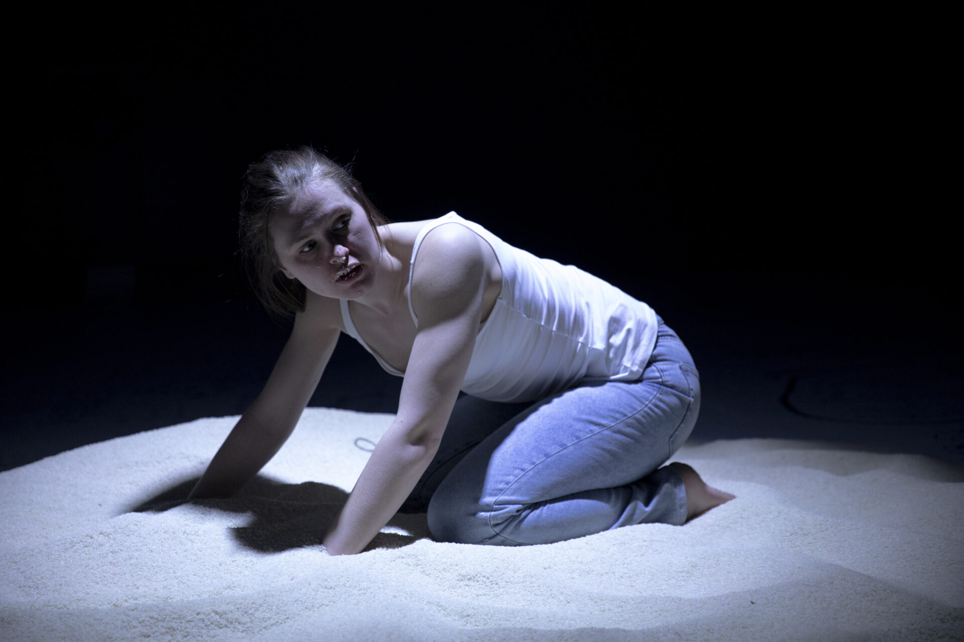 Kvinne i sand
